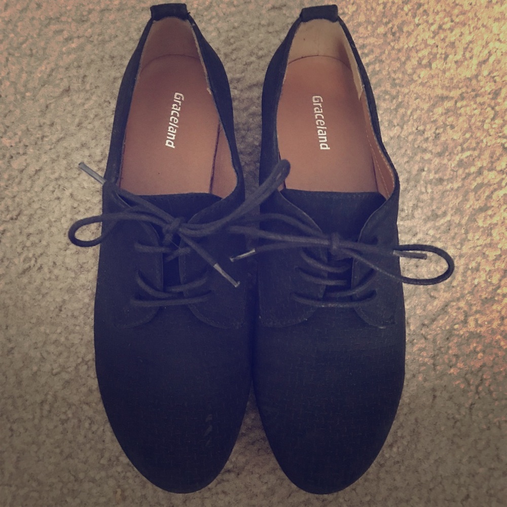 Shoes - Women's 9
